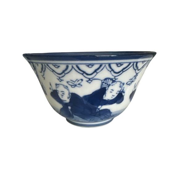 Set of 4 Karako Yunomi Children Playing Blue White Teacups - Picture 9 of 10